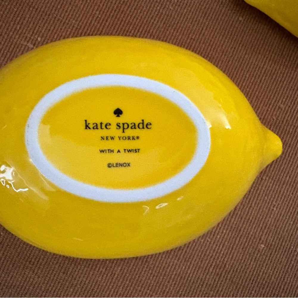 kate spade “With a Twist” - Picture 4 of 9